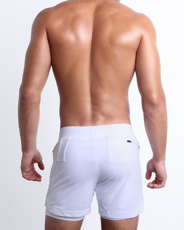 Back view of the WHITE men&